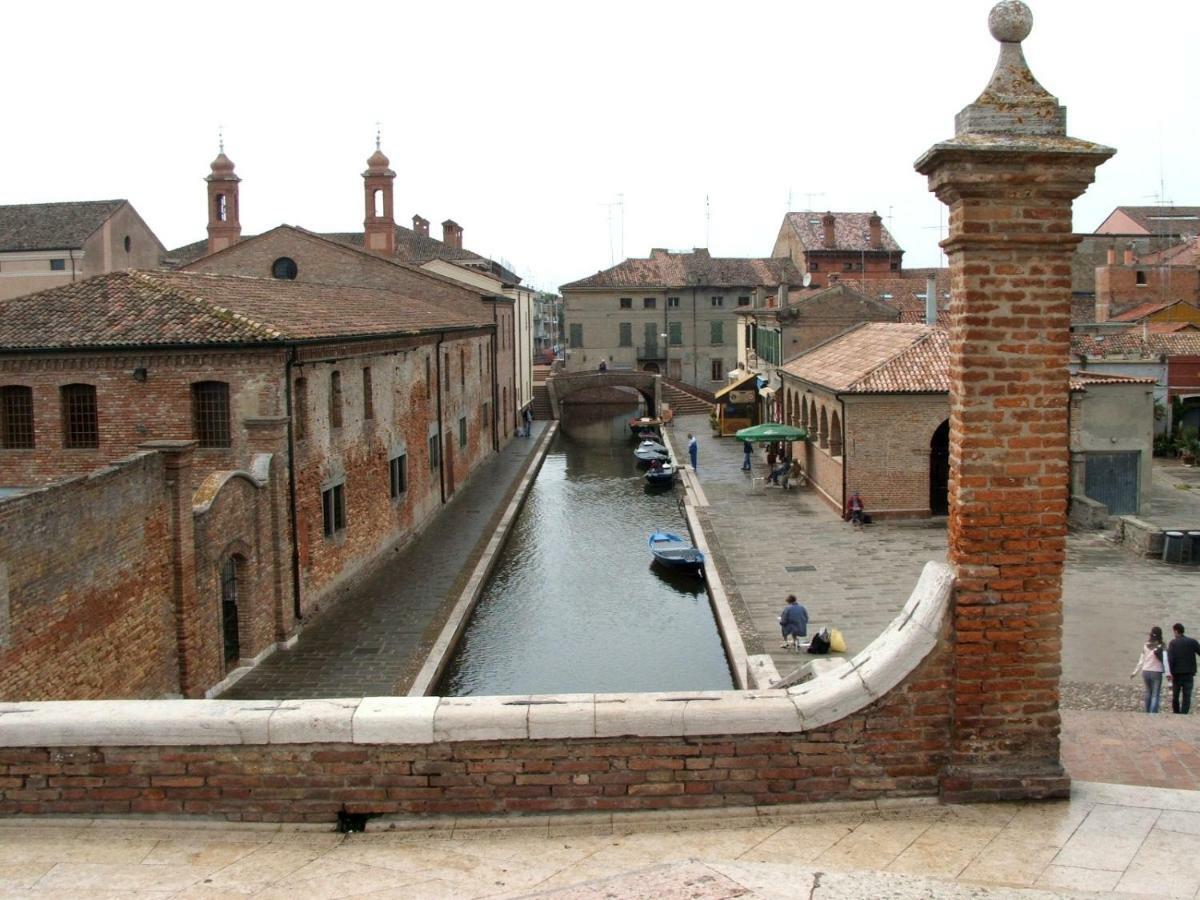 4b Villa Llido Degli Estensi